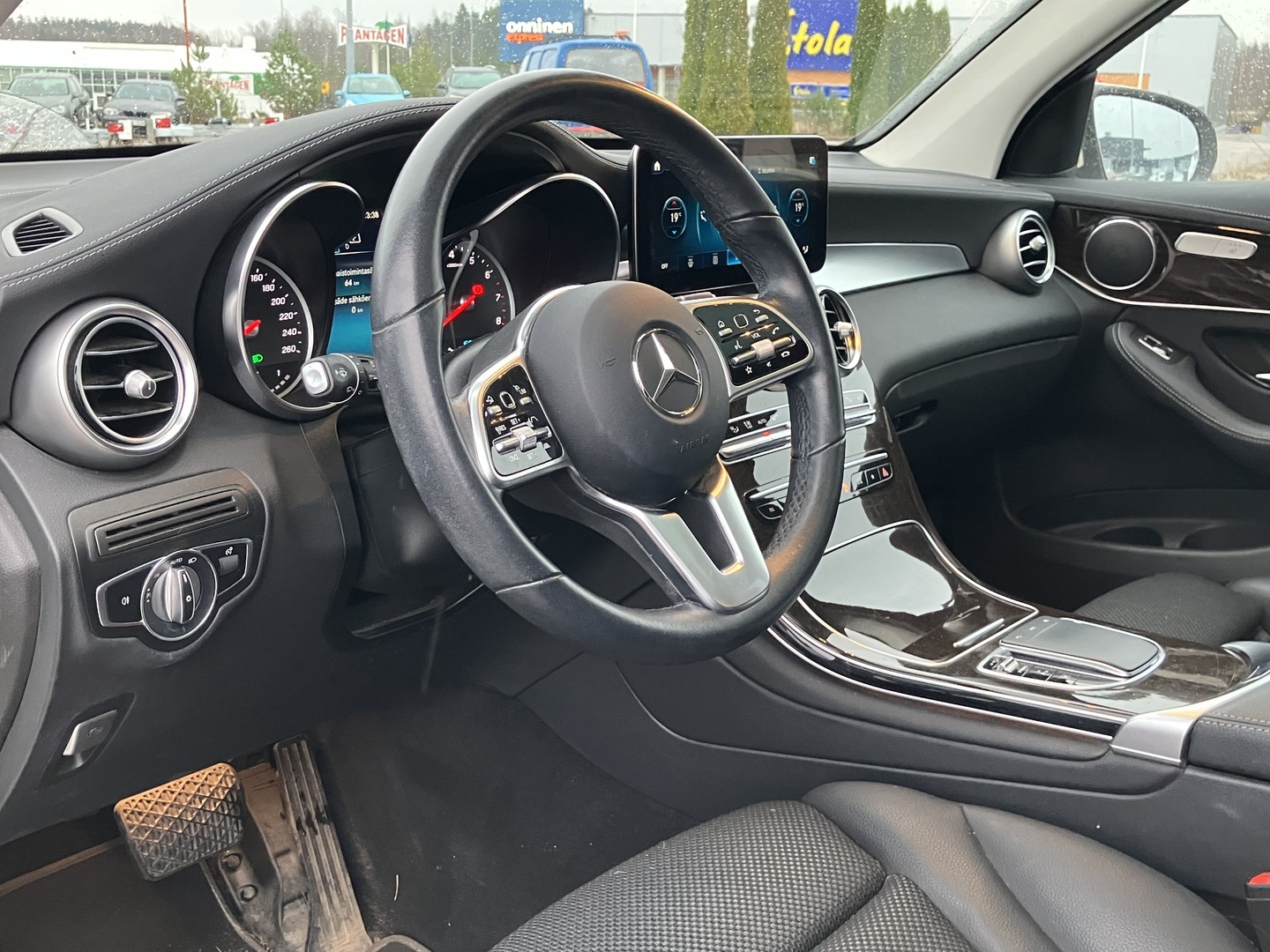 MERCEDES-BENZ GLC 2021