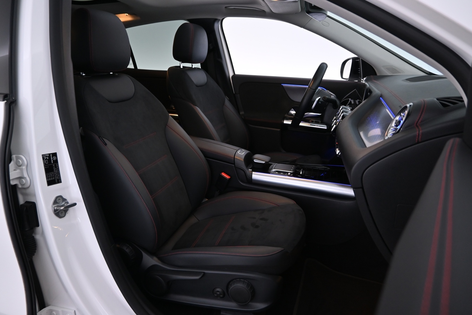 MERCEDES-BENZ EQA 2022