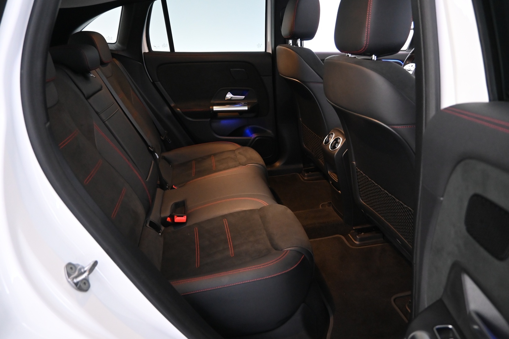 MERCEDES-BENZ EQA 2022