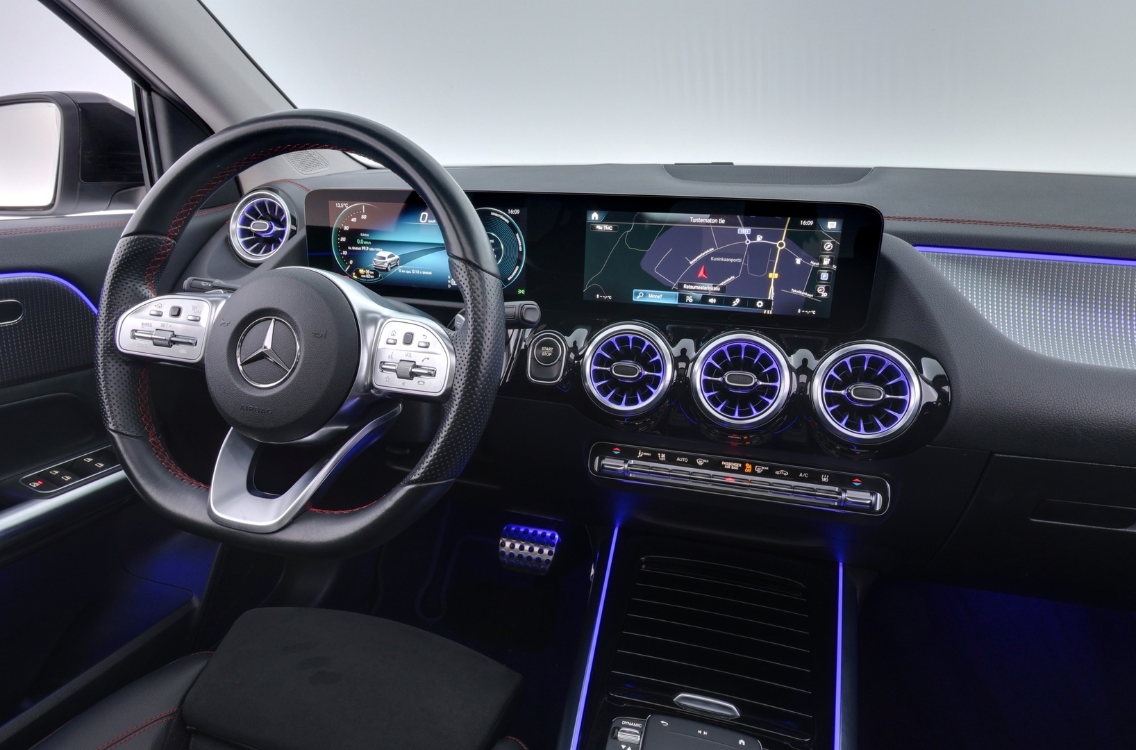 MERCEDES-BENZ EQA 2022