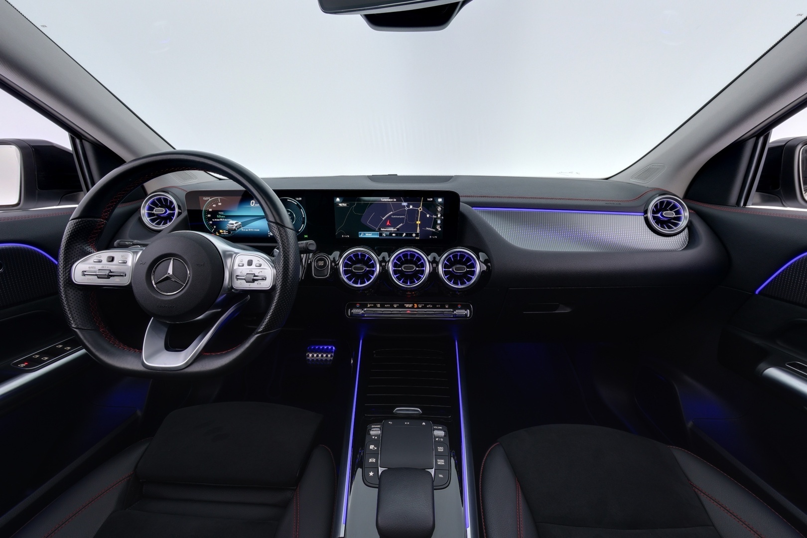 MERCEDES-BENZ EQA 2022