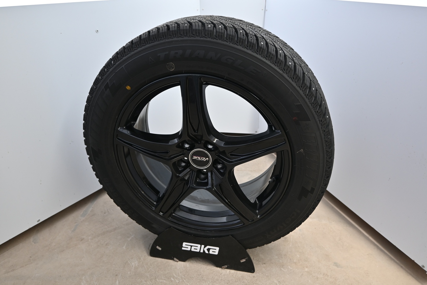 MERCEDES-BENZ EQA 2022