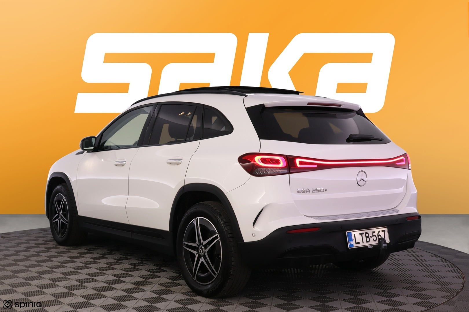 MERCEDES-BENZ EQA 2022