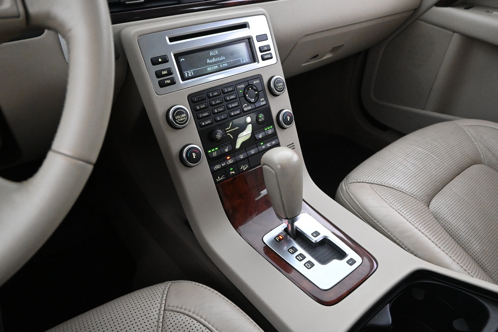 VOLVO XC70 2008