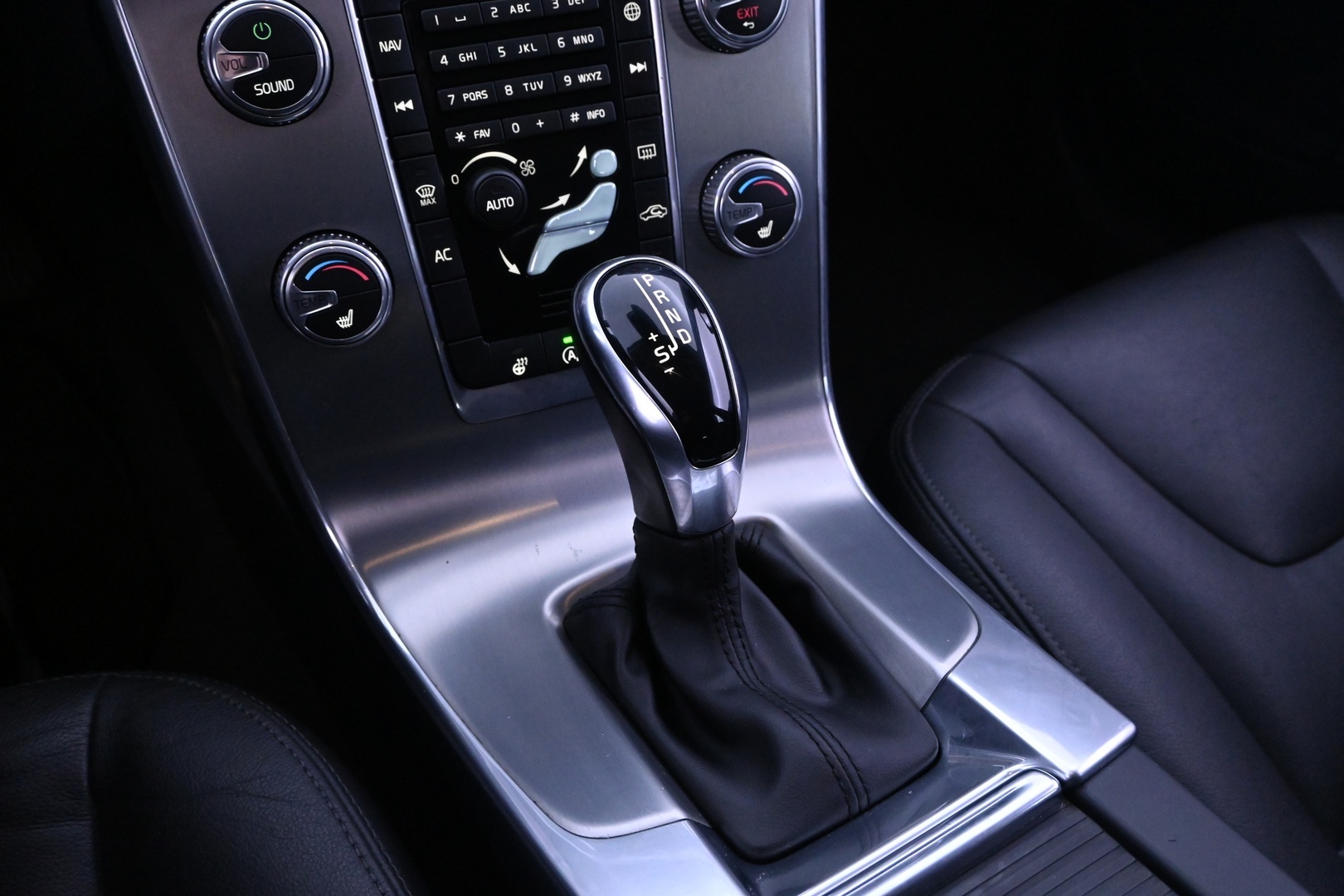 VOLVO V60 2018