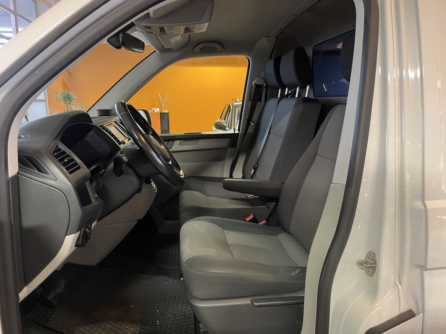 VOLKSWAGEN Transporter 2019