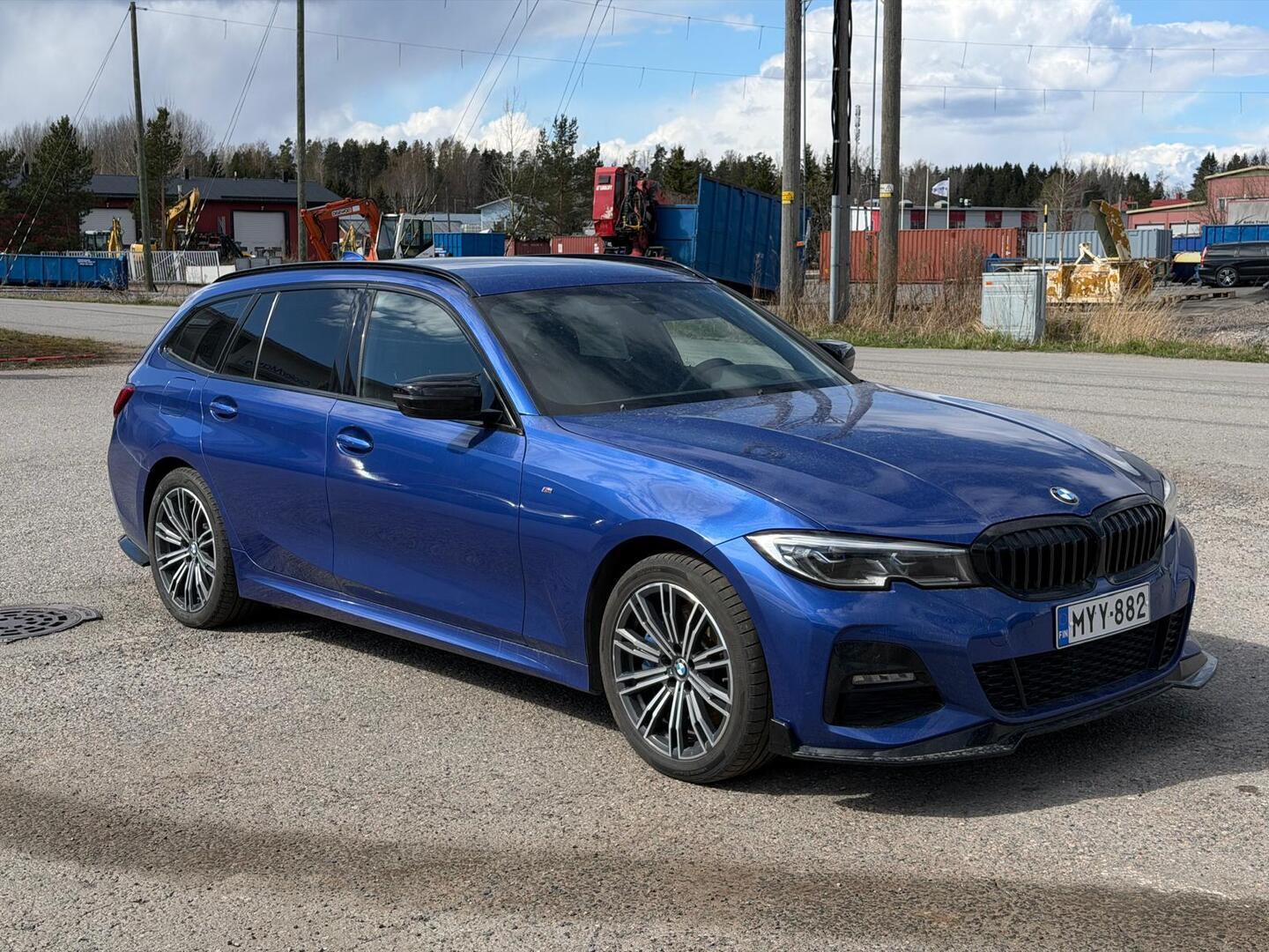 BMW 330 2020