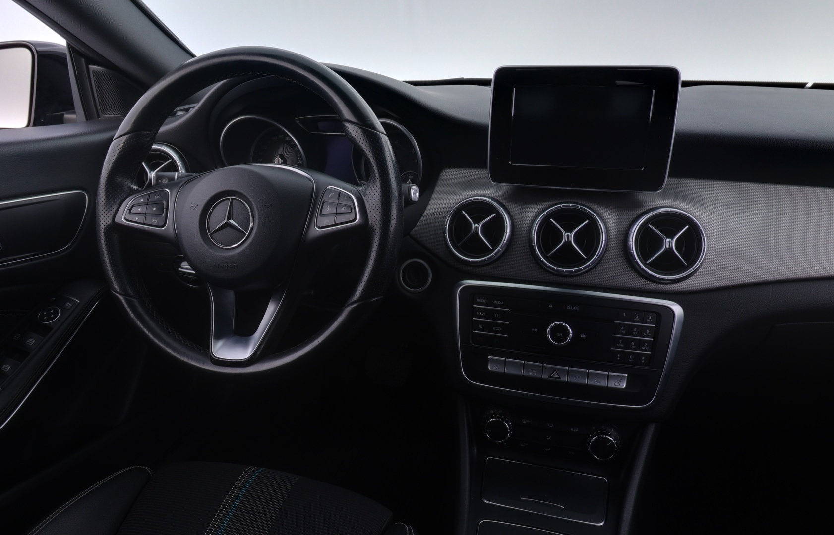 MERCEDES-BENZ CLA 2017