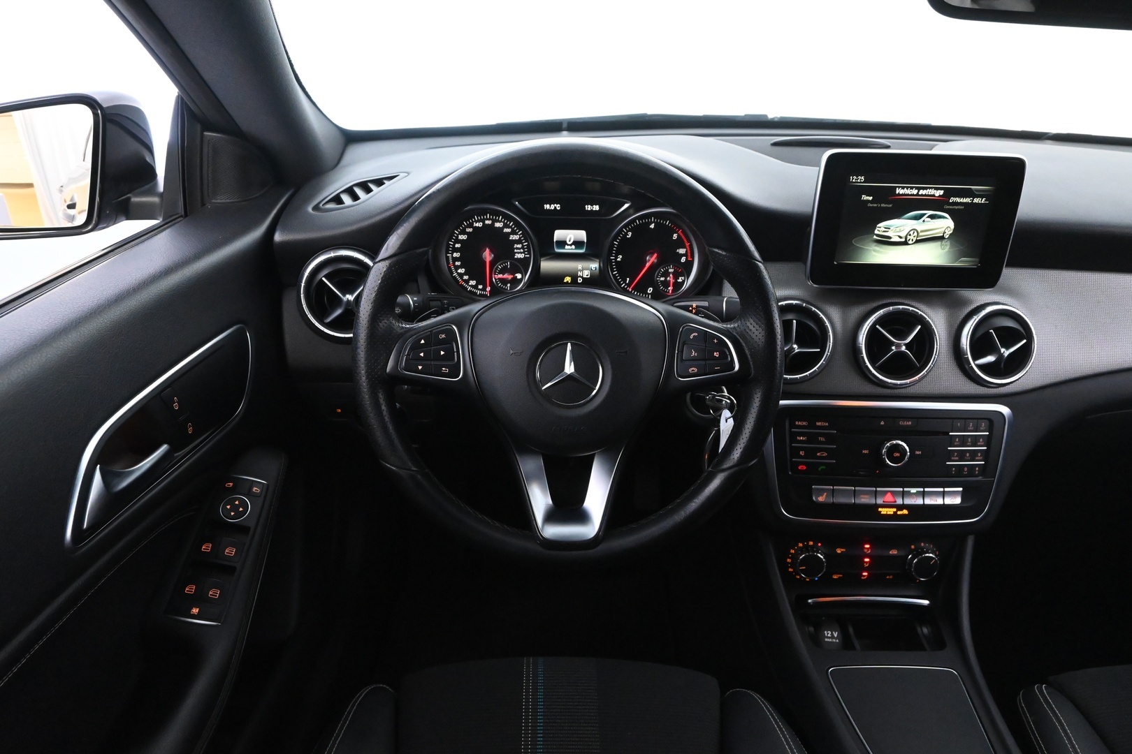 MERCEDES-BENZ CLA 2017