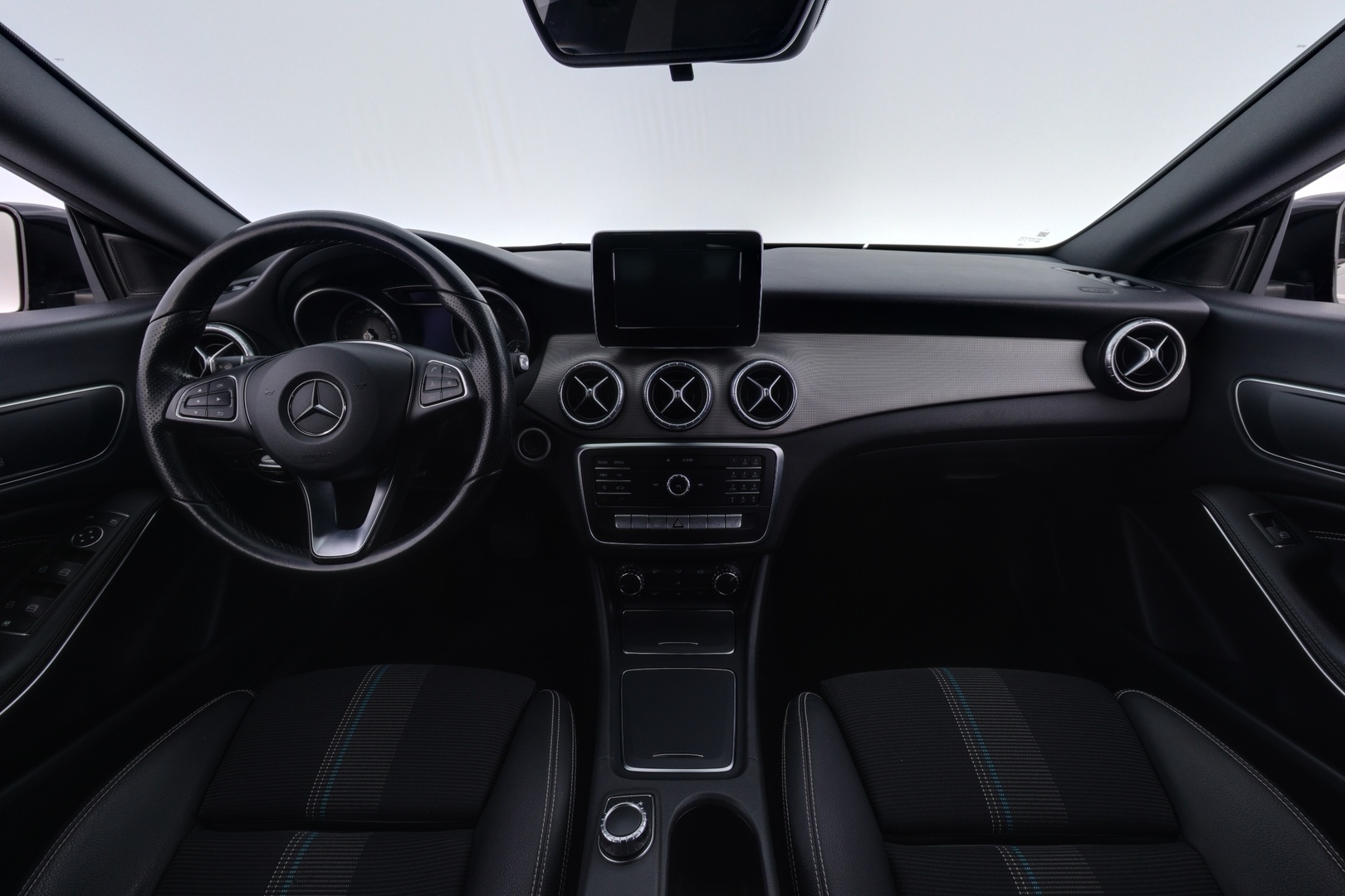 MERCEDES-BENZ CLA 2017