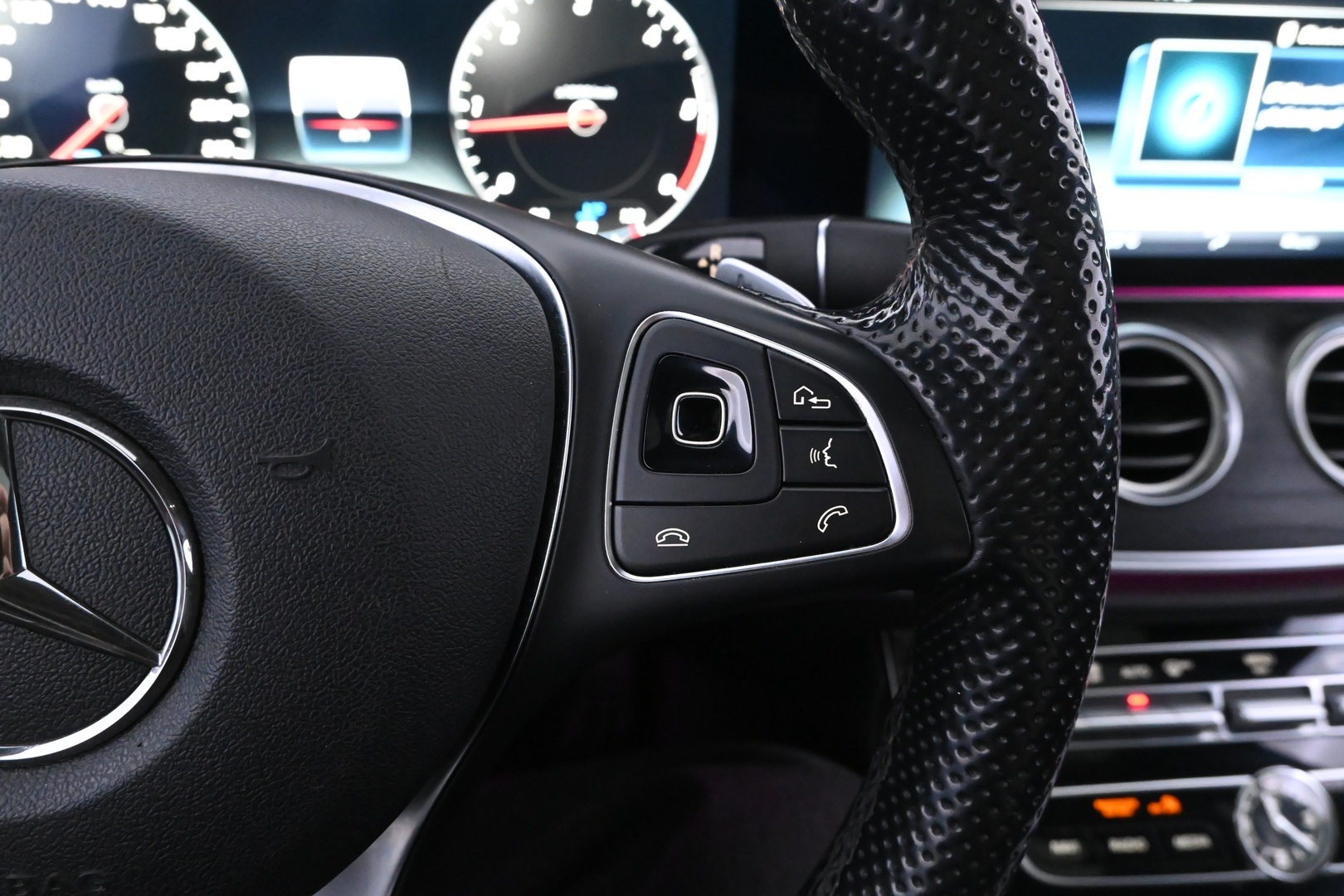 MERCEDES-BENZ E 2017