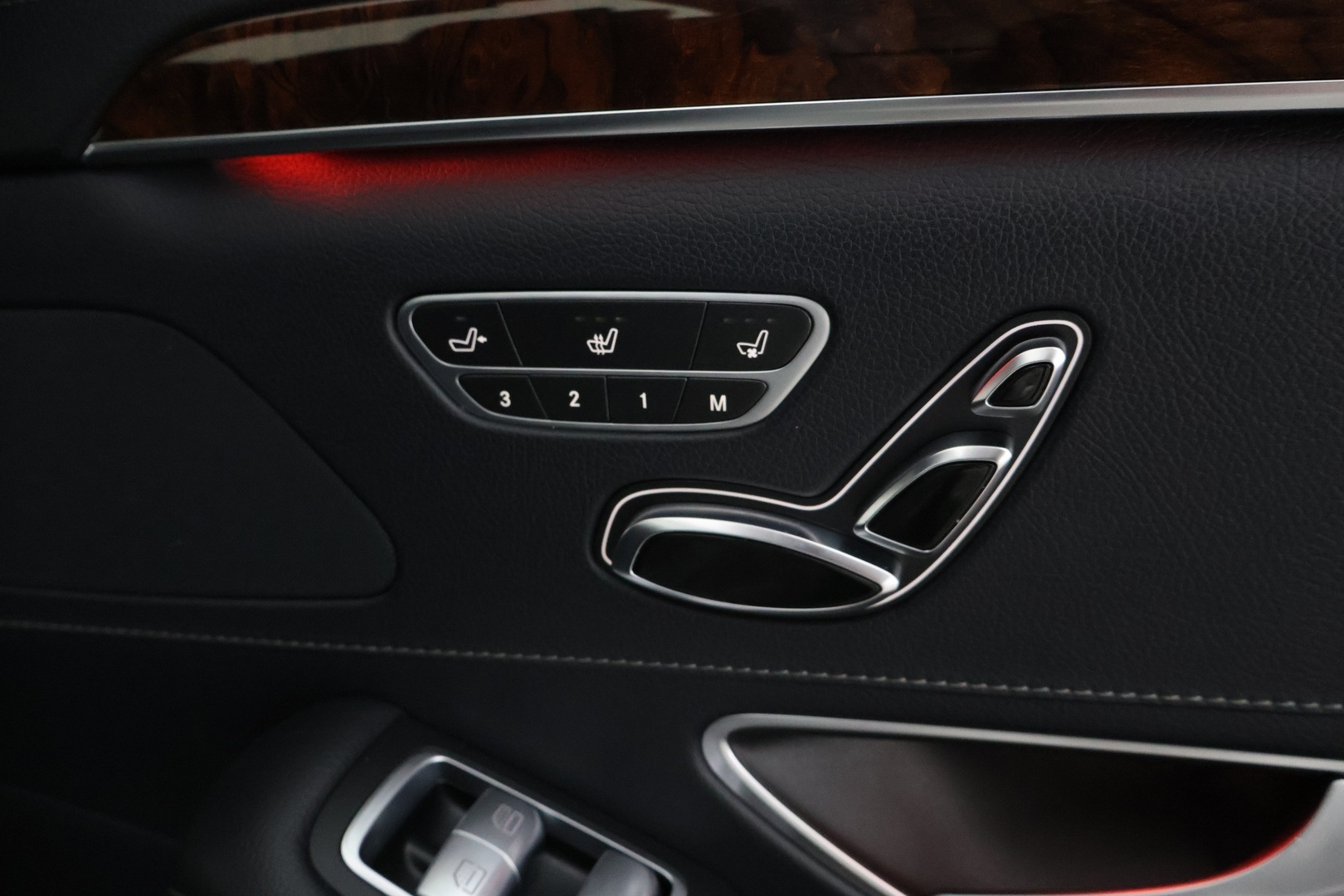 MERCEDES-BENZ S 2015