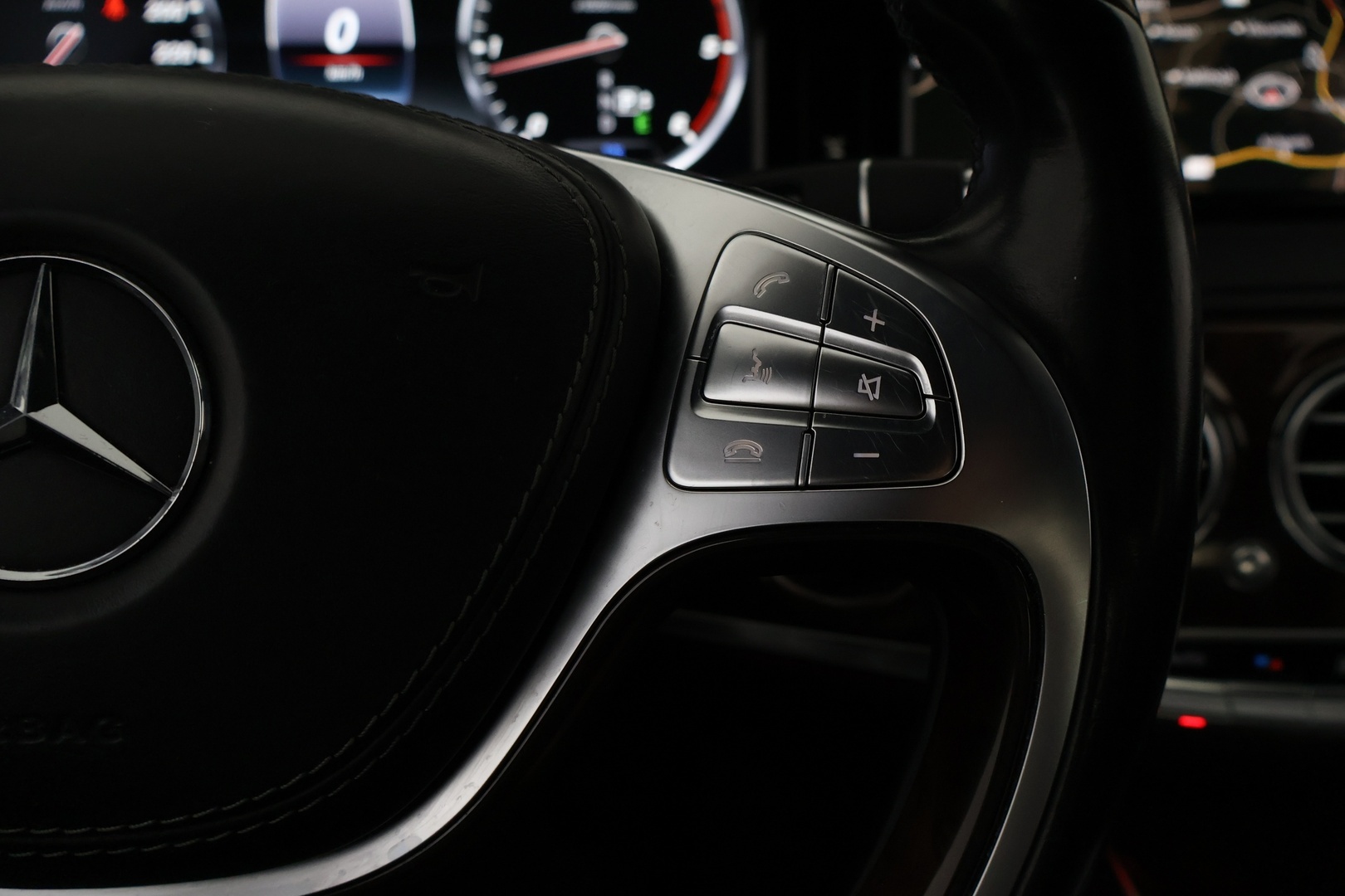 MERCEDES-BENZ S 2015