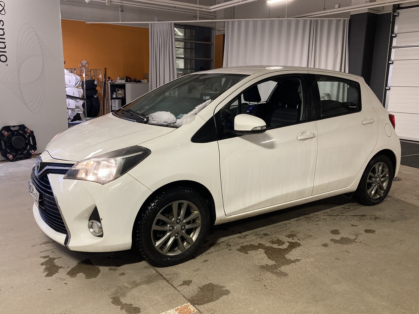 TOYOTA Yaris 2016