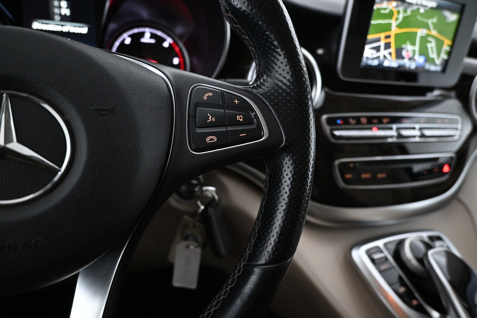 MERCEDES-BENZ V 2014