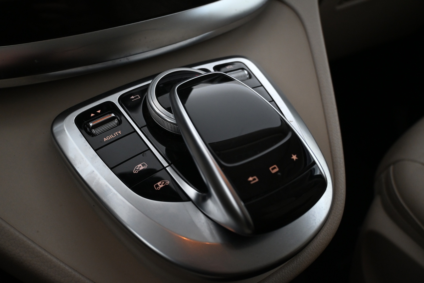 MERCEDES-BENZ V 2014