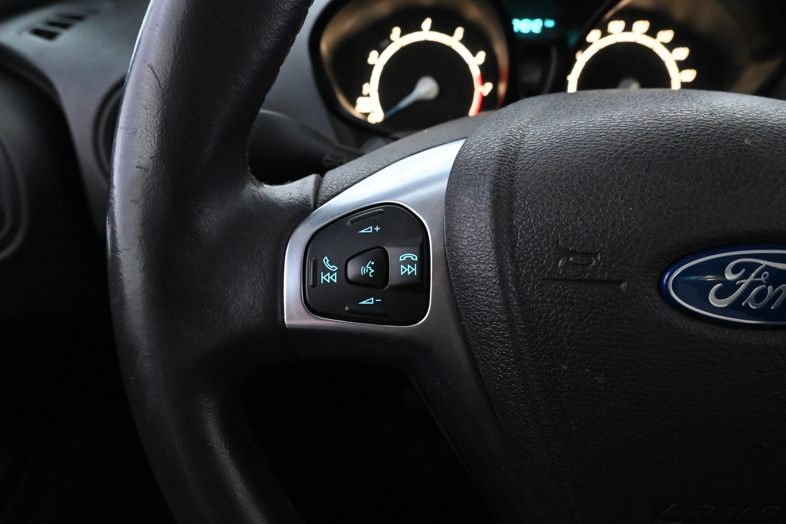 FORD Transit Courier 2015