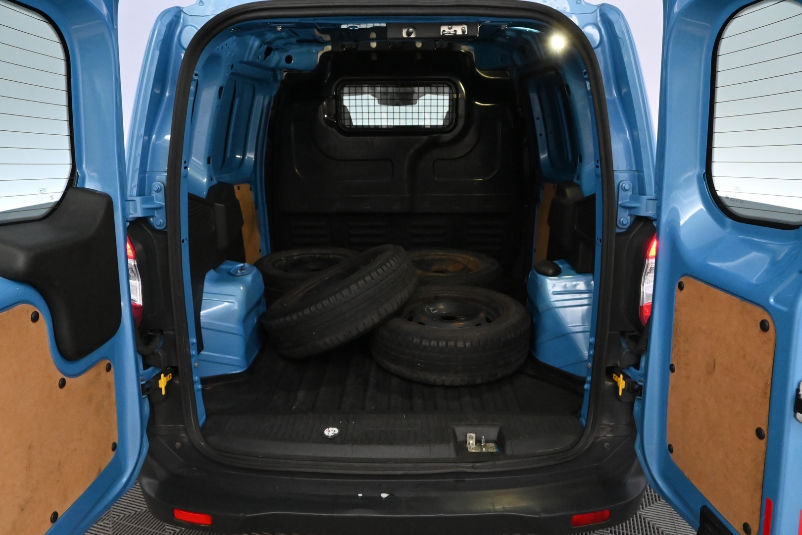 FORD Transit Courier 2015