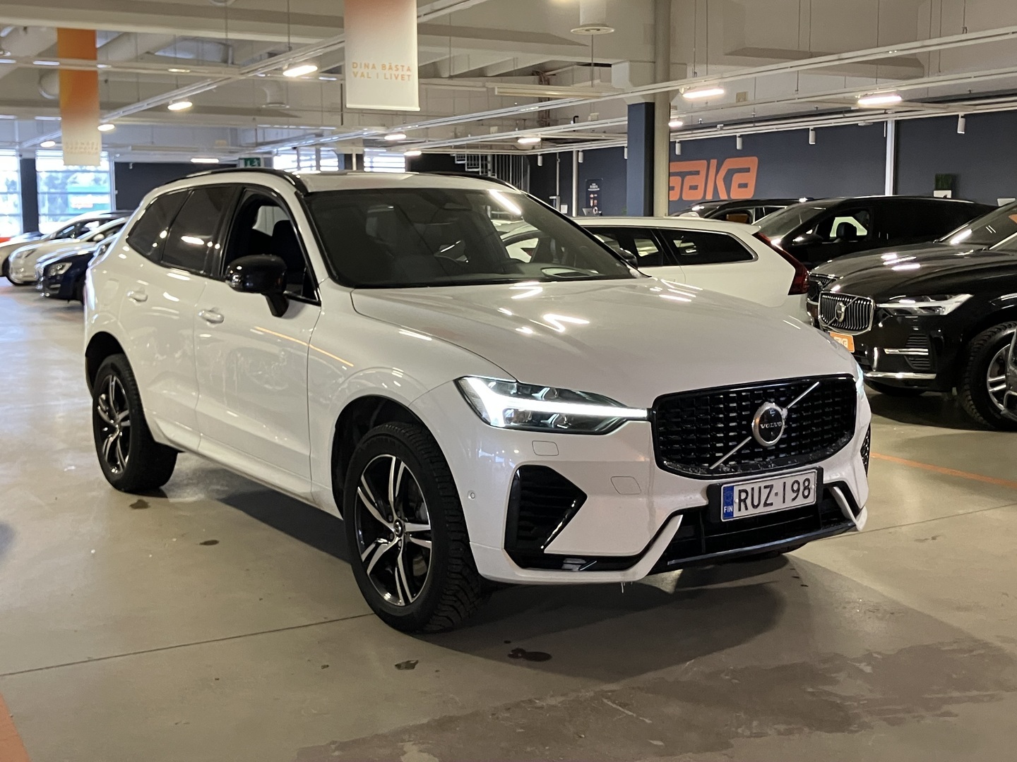 VOLVO XC60 2023