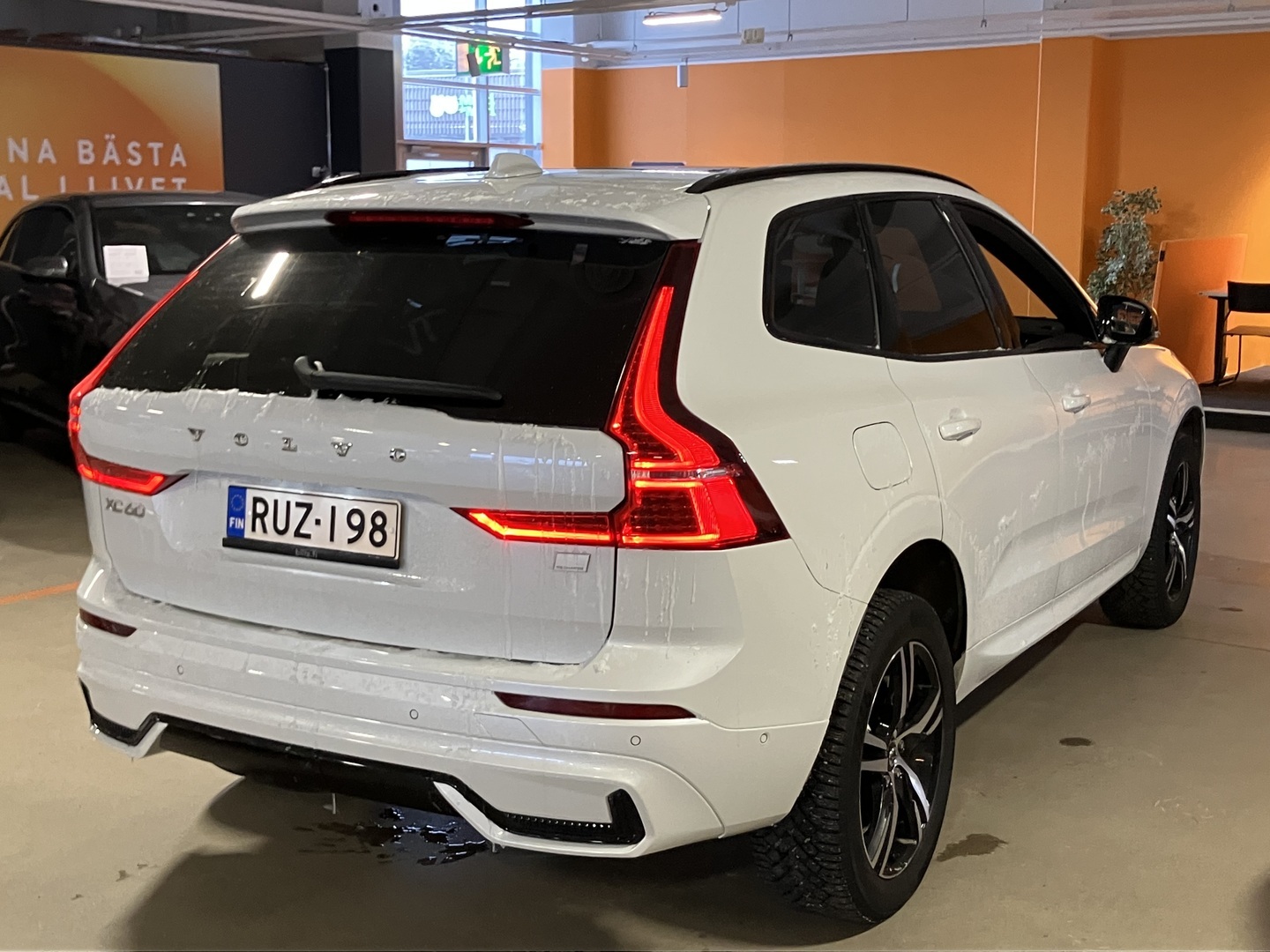 VOLVO XC60 2023
