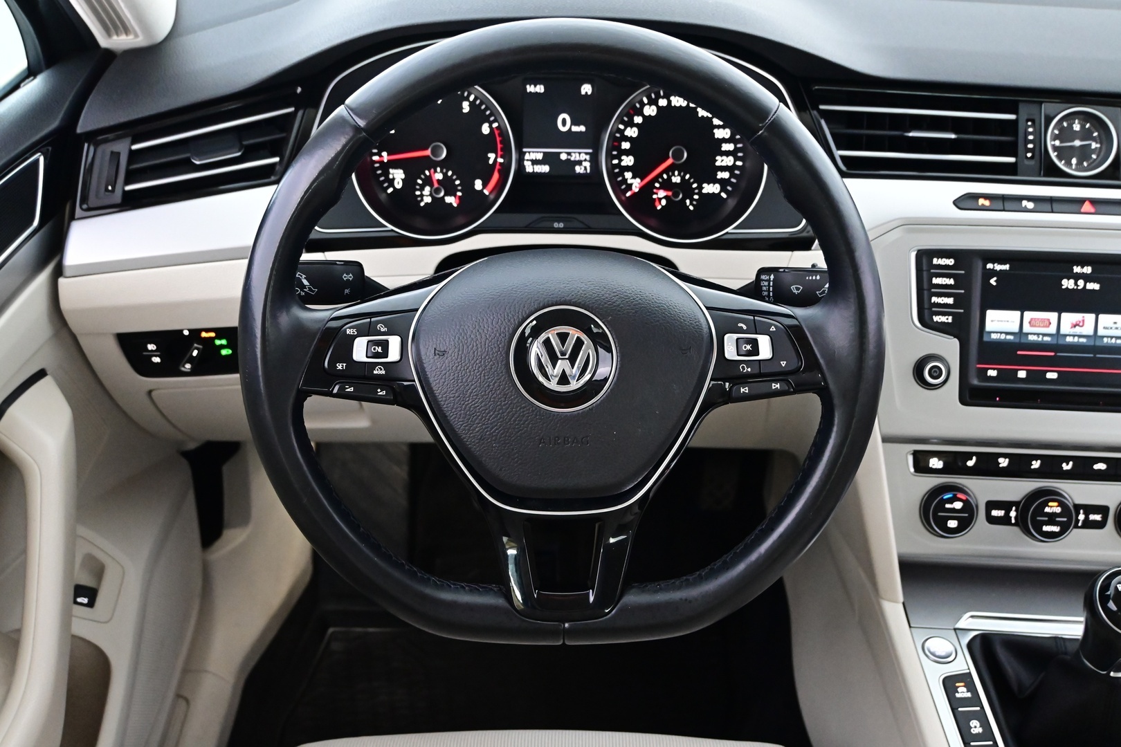 VOLKSWAGEN Passat 2015
