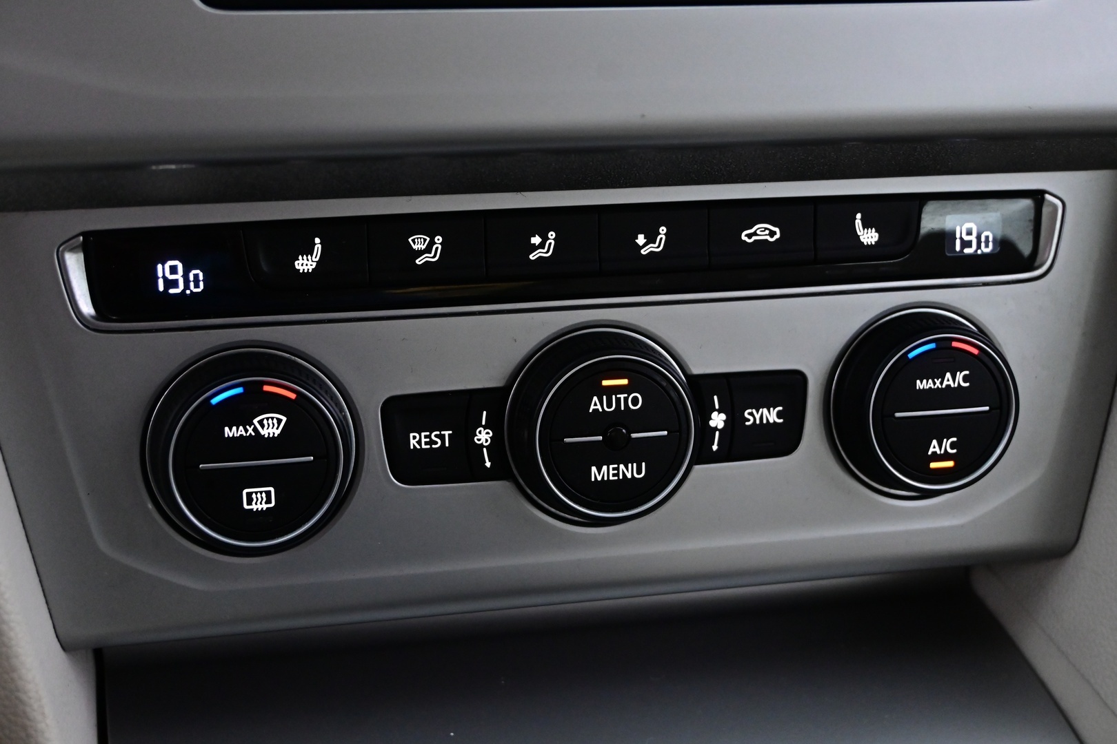 VOLKSWAGEN Passat 2015