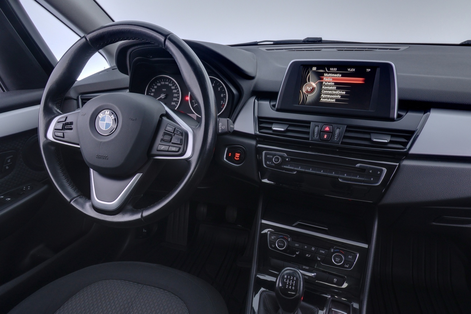 BMW 218 2015