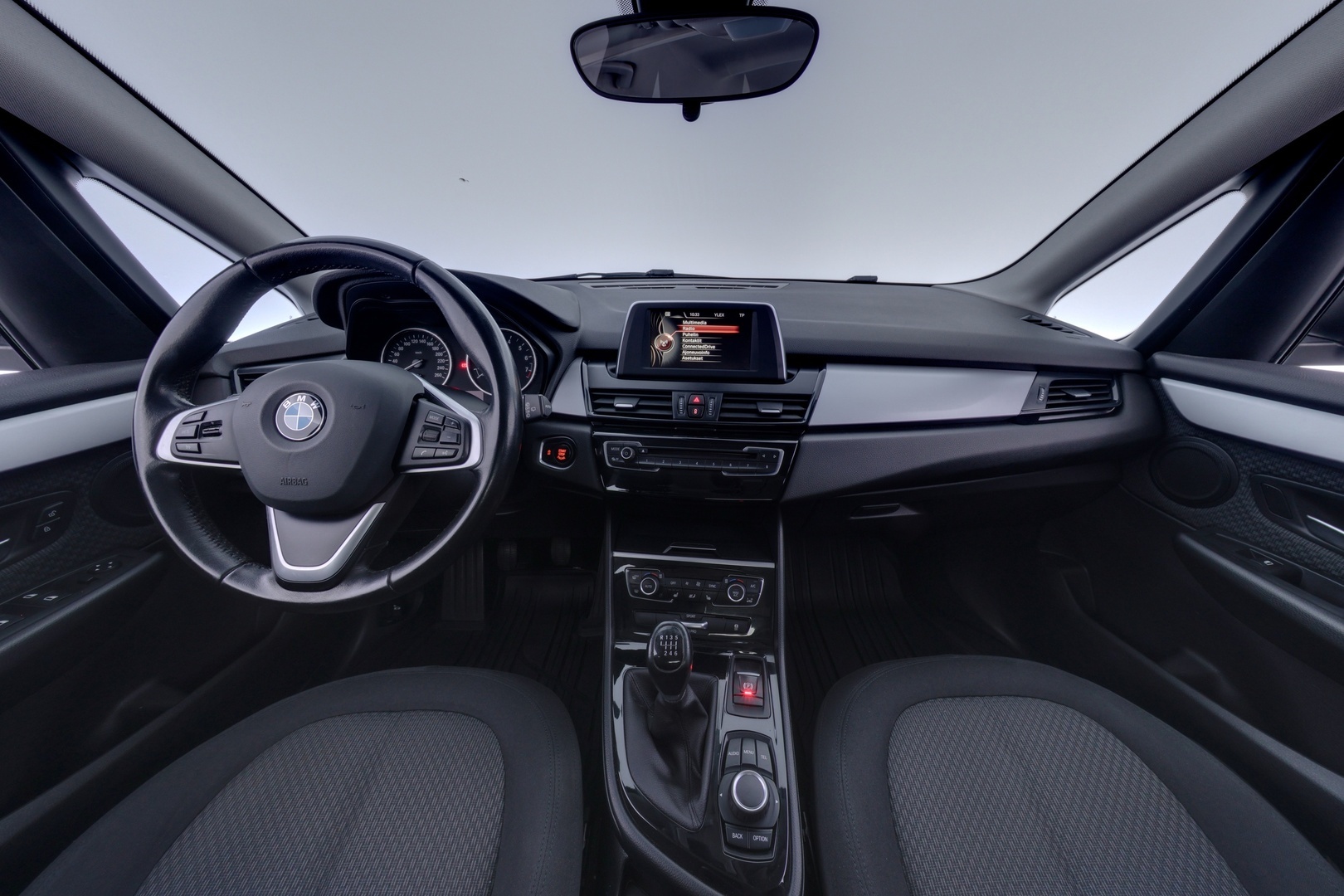 BMW 218 2015