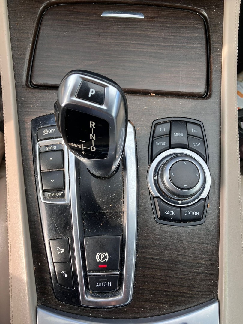 BMW 740 2011