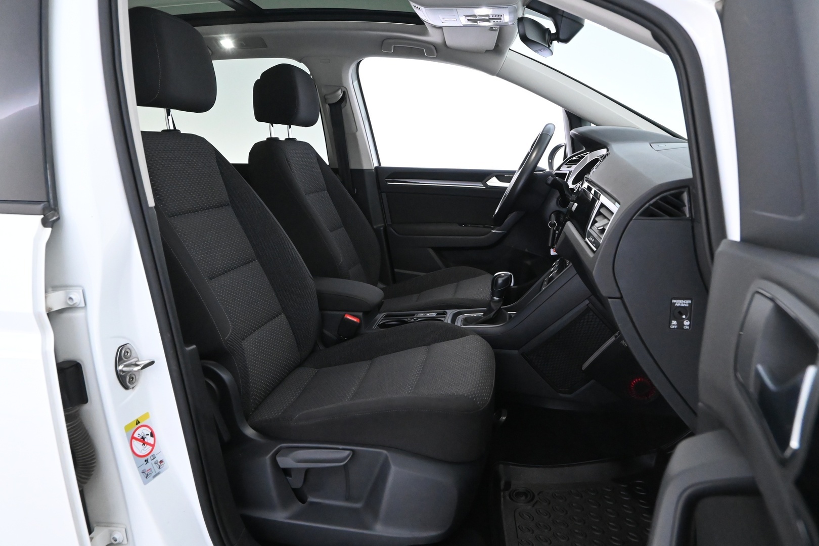 VOLKSWAGEN Touran 2018