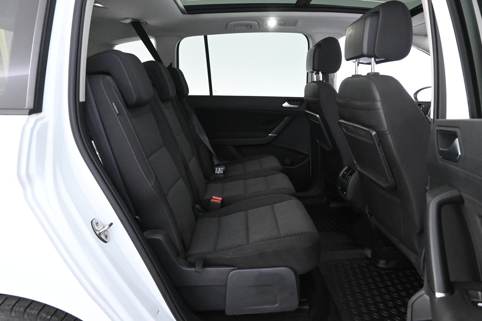 VOLKSWAGEN Touran 2018