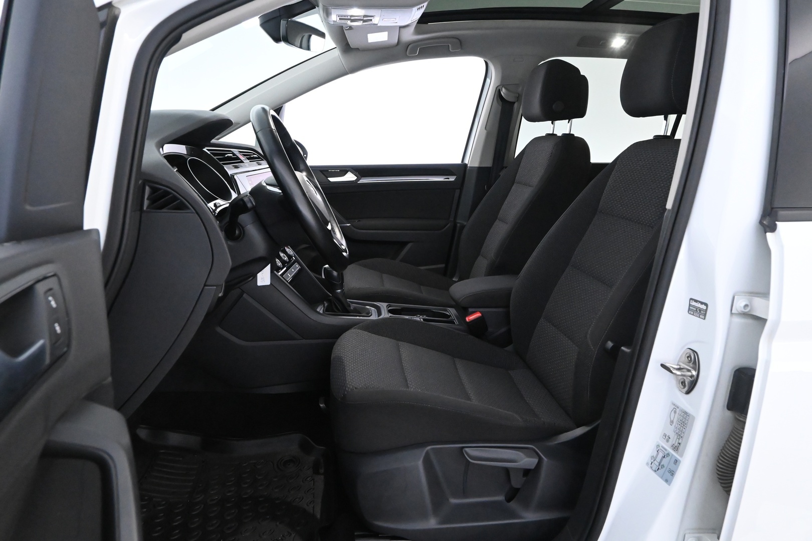 VOLKSWAGEN Touran 2018