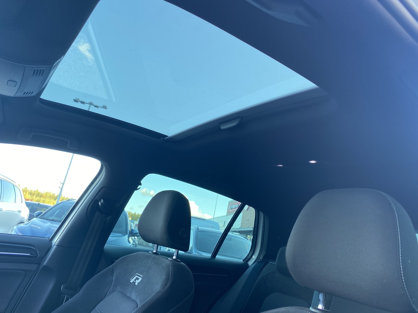 VOLKSWAGEN Golf 2018