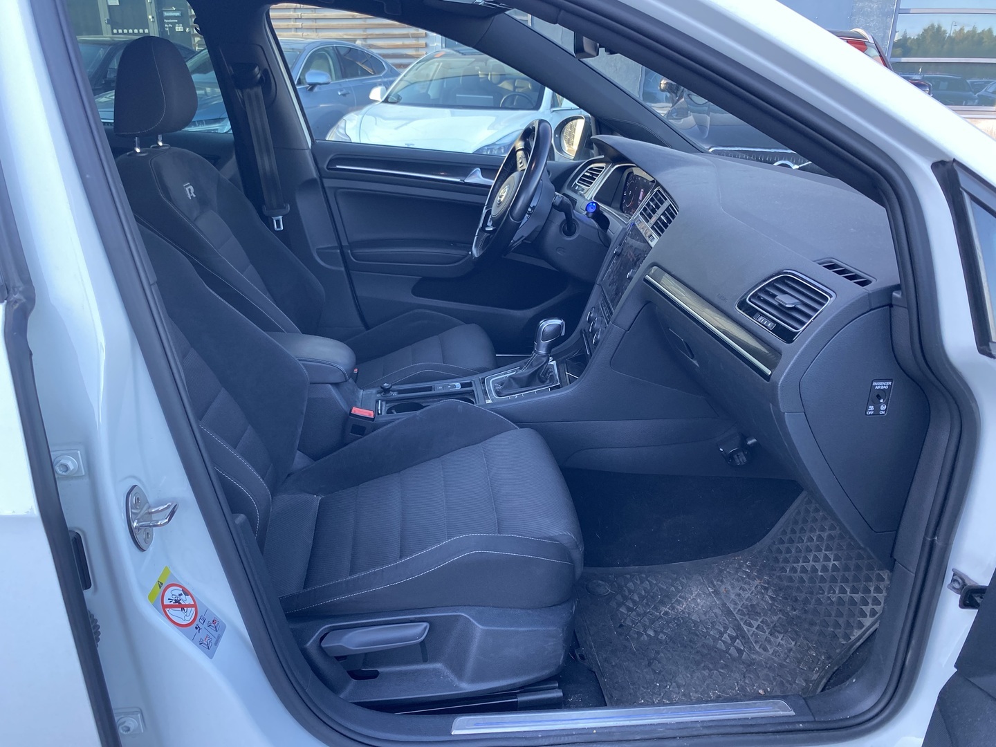 VOLKSWAGEN Golf 2018