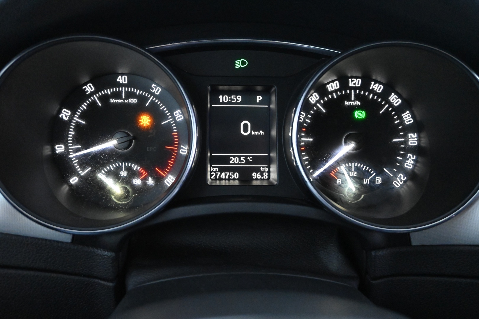 SKODA Superb 2012