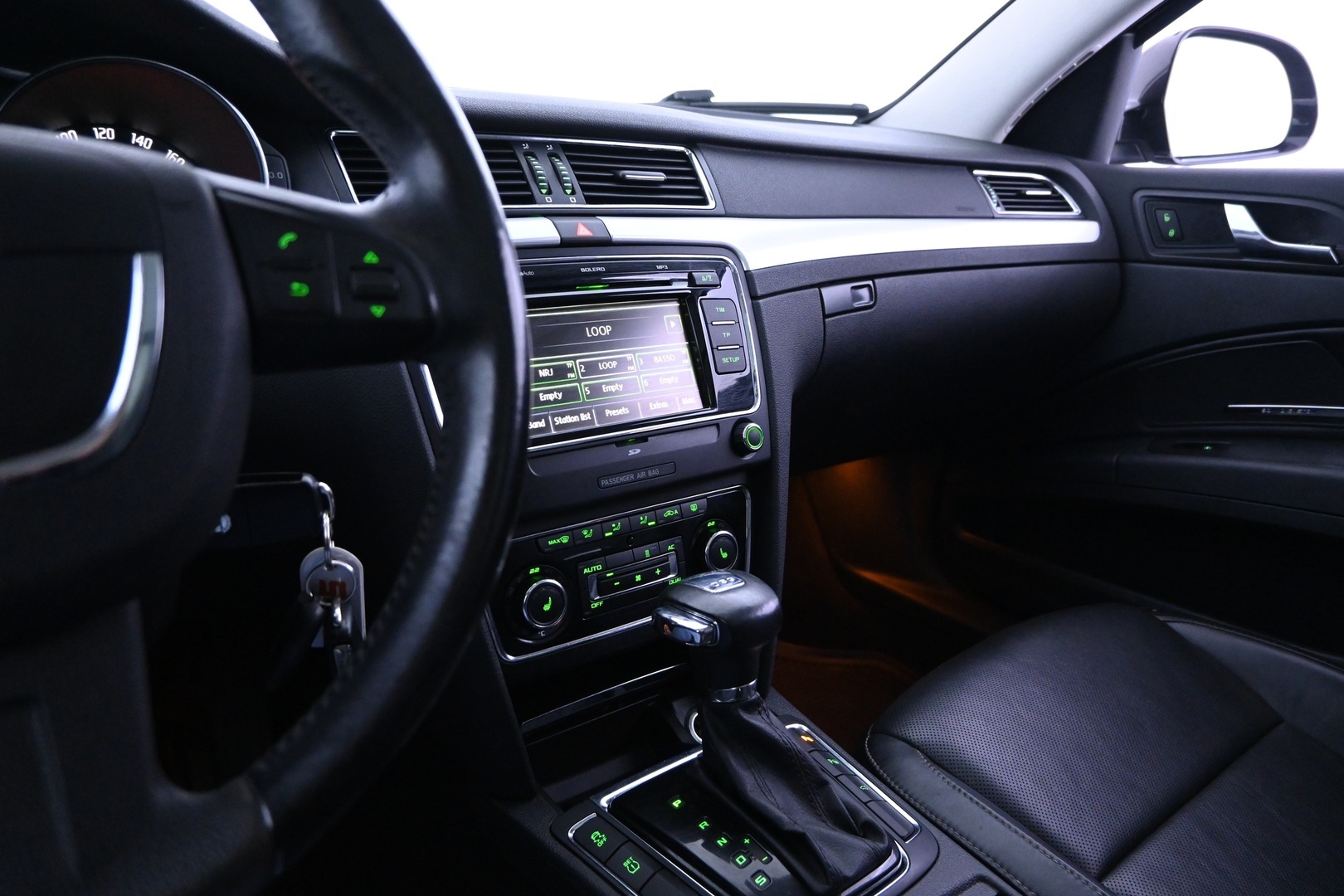 SKODA Superb 2012