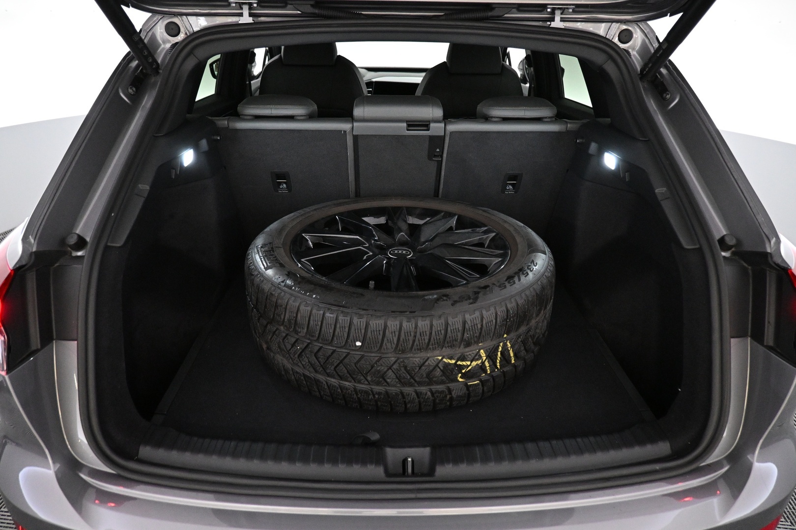 AUDI Q4 e-tron 2022