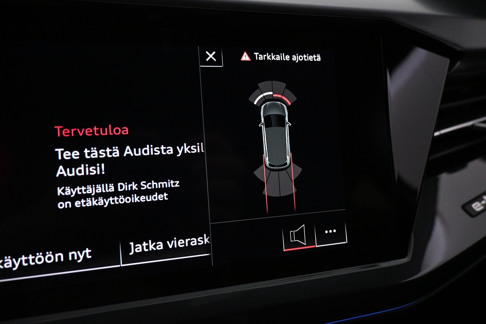 AUDI Q4 e-tron 2022