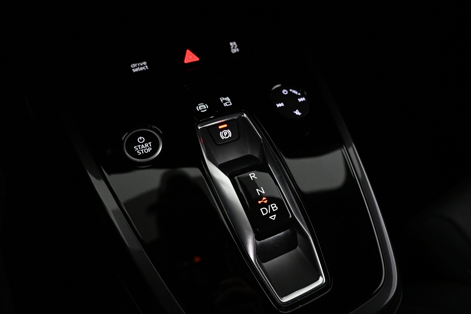AUDI Q4 e-tron 2022