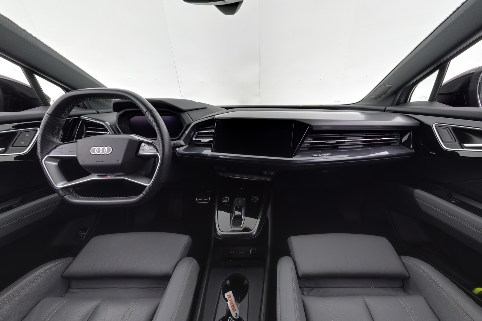 AUDI Q4 e-tron 2022