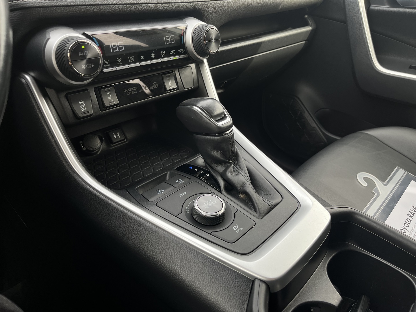 TOYOTA RAV4 2019
