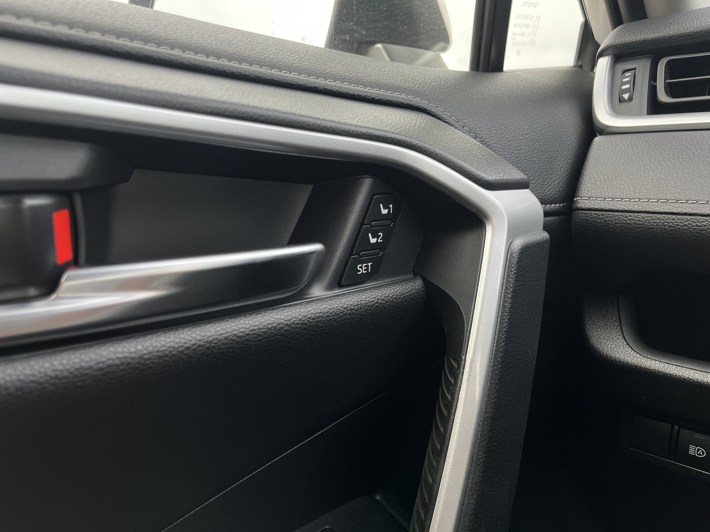 TOYOTA RAV4 2019