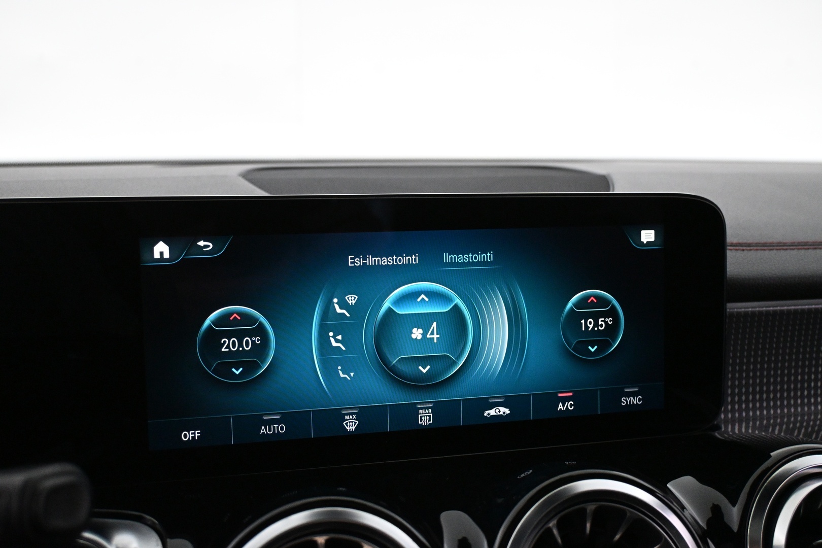 MERCEDES-BENZ EQB 2023