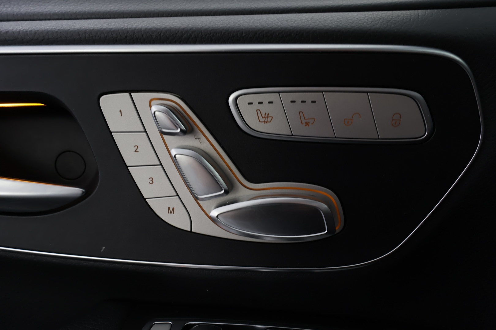 MERCEDES-BENZ EQV 2020