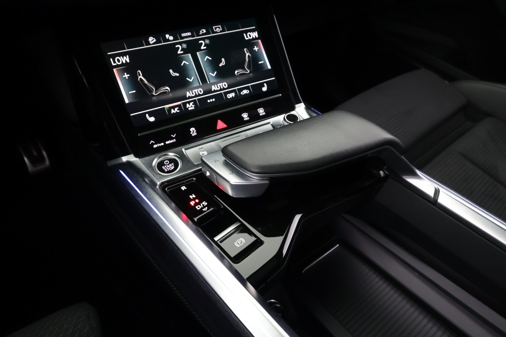 AUDI Q8 e-tron 2024