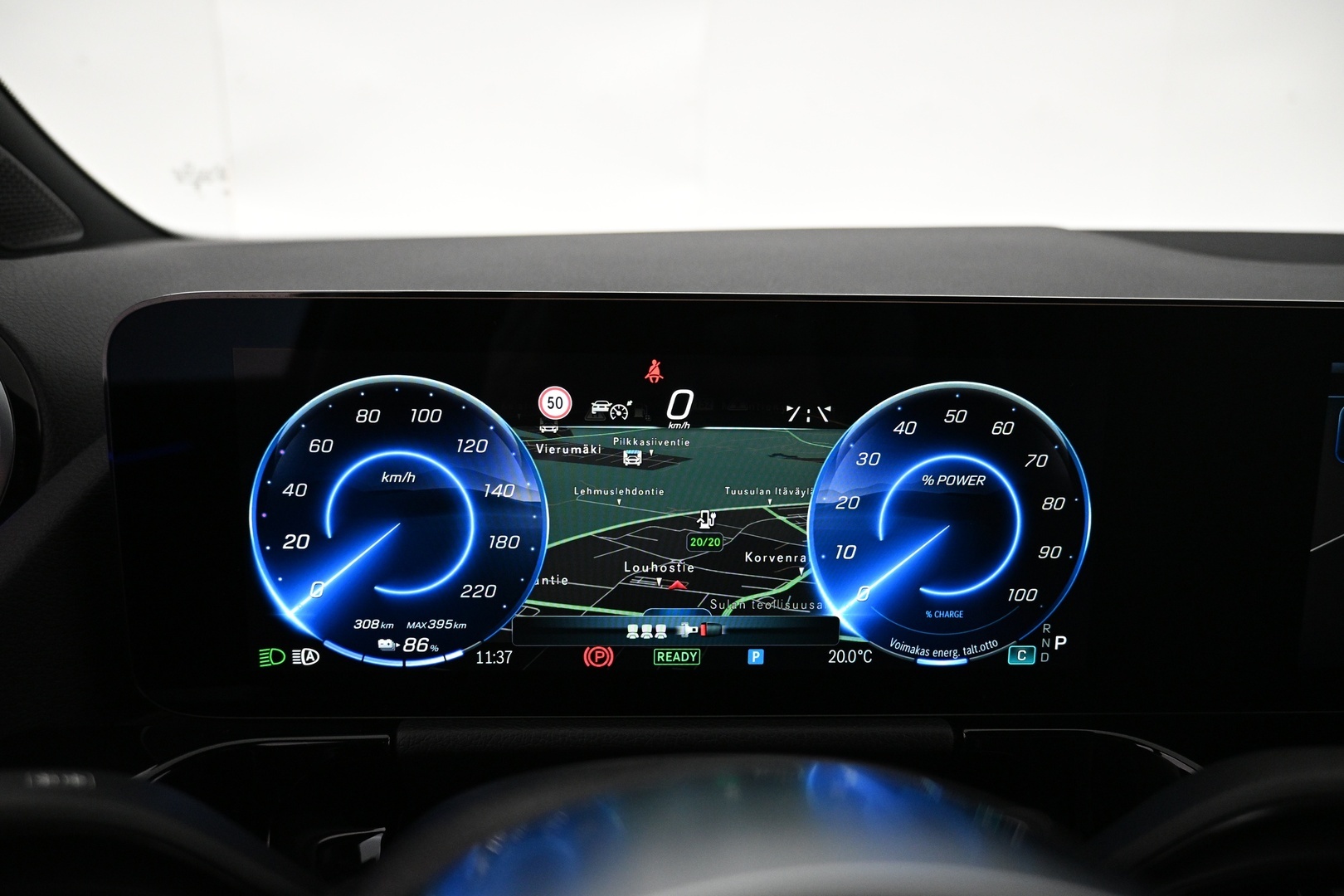 MERCEDES-BENZ EQA 2025