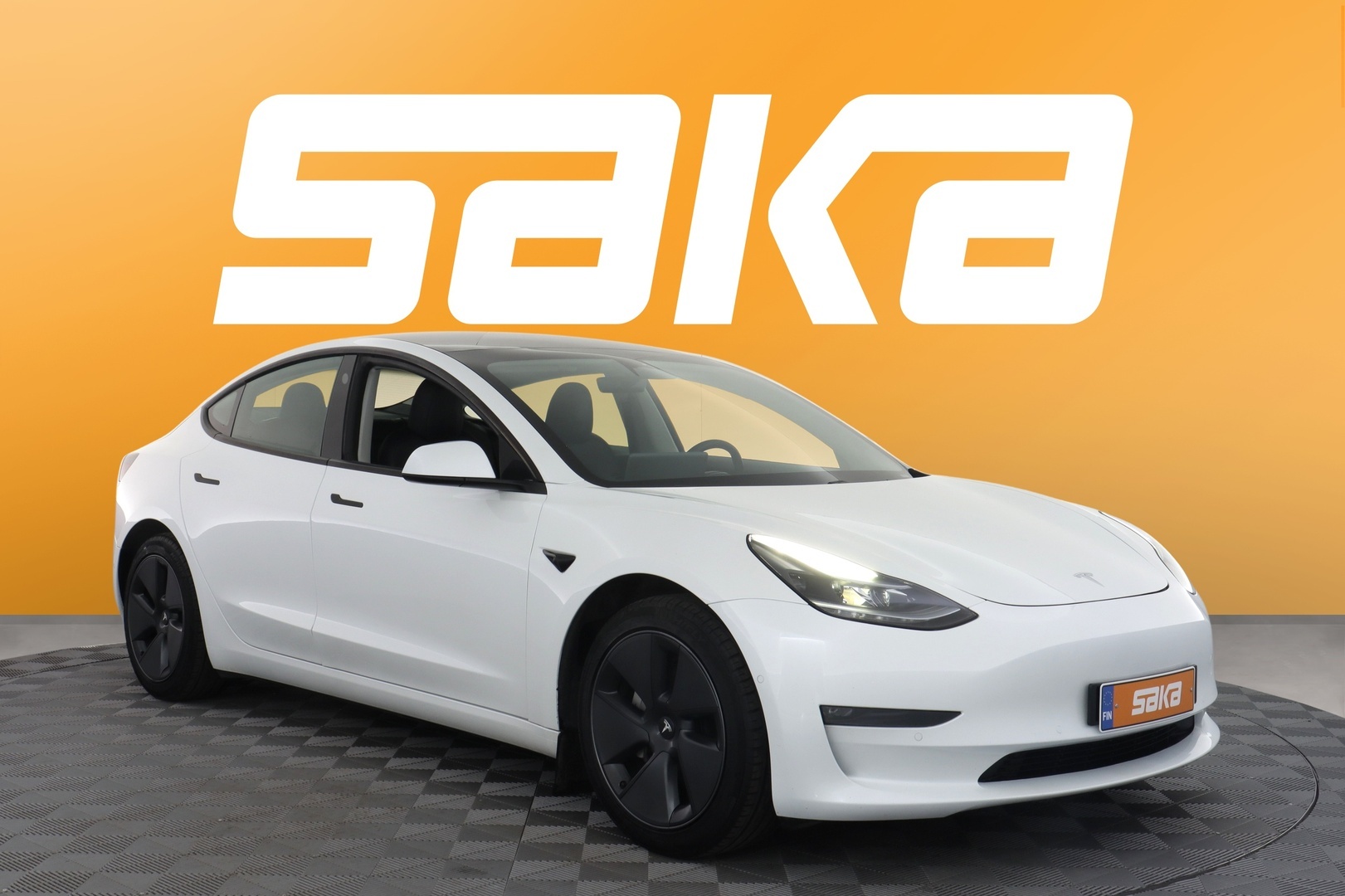 TESLA Model 3 2021