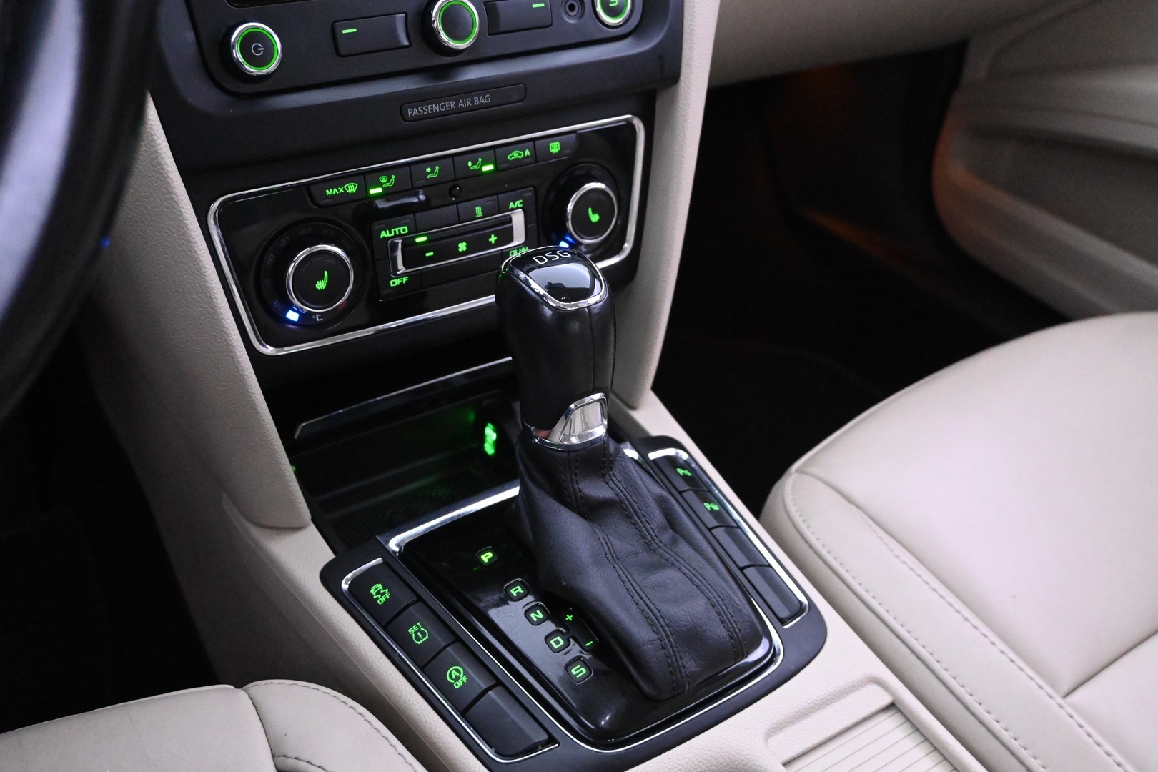 SKODA Superb 2015