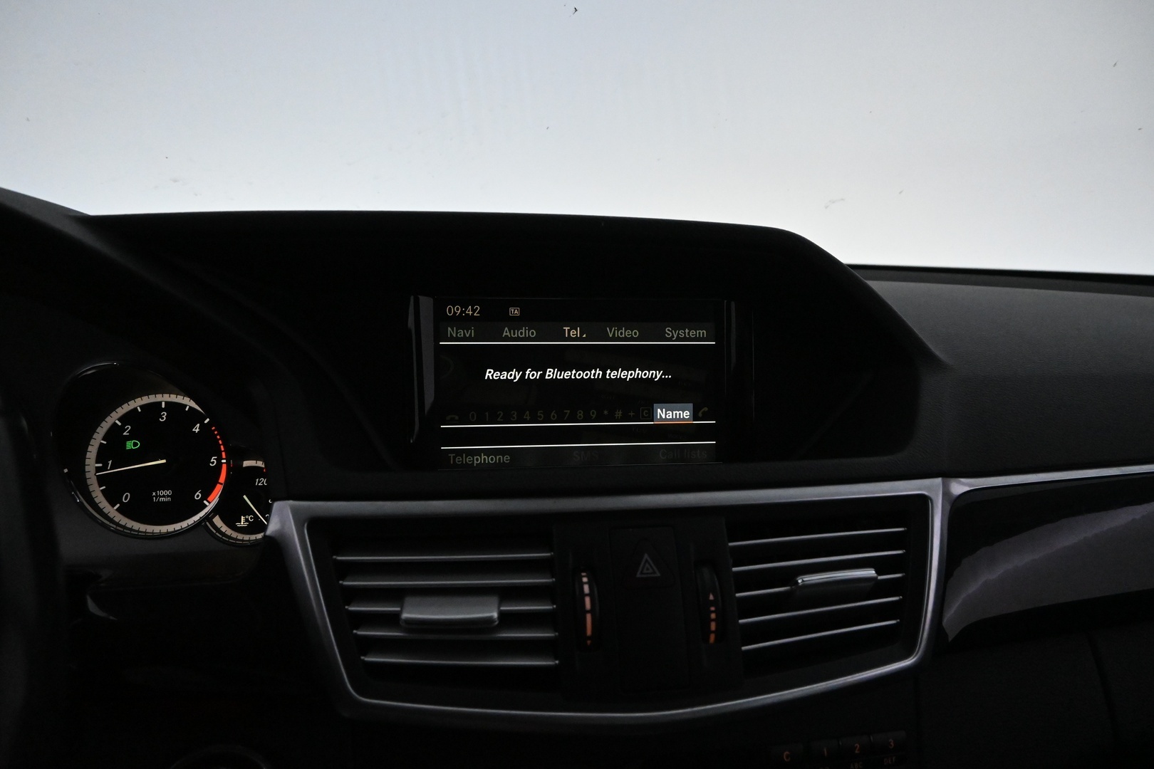 MERCEDES-BENZ E 2011
