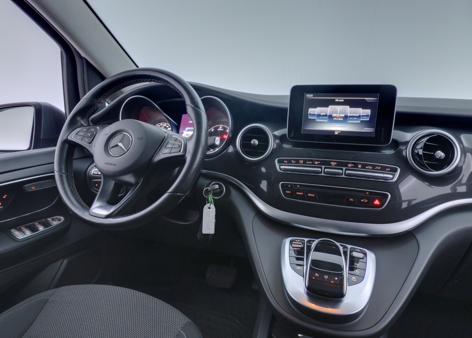 MERCEDES-BENZ V 2016